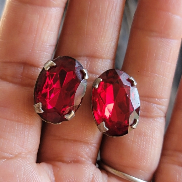 Gorgeous vintage vibrant ruby red paste glass large oval sterling silver earring - Picture 12 of 16